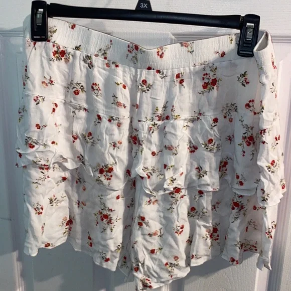 Wallflower Billowy Shorts - Picture 5 of 5